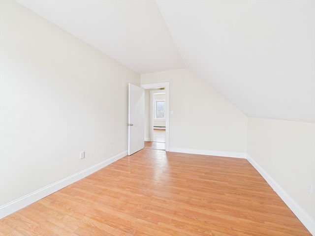 275 Dartmouth St, New Bedford, MA 02740