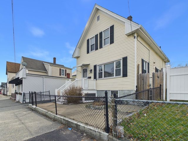 275 Dartmouth St, New Bedford, MA 02740