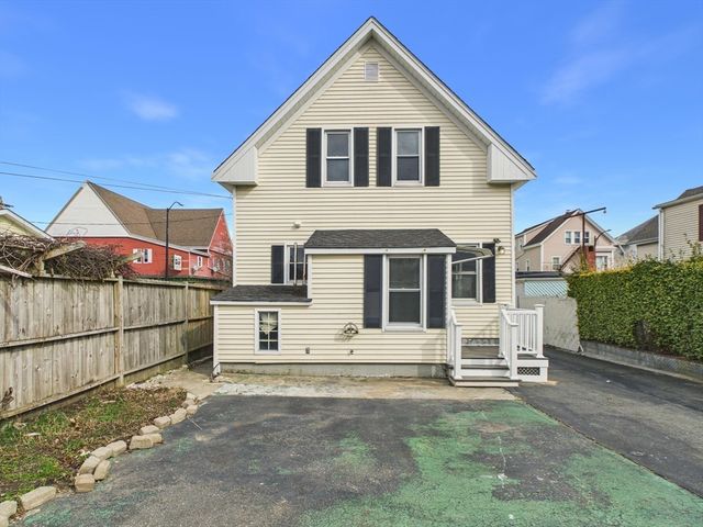 275 Dartmouth St, New Bedford, MA 02740