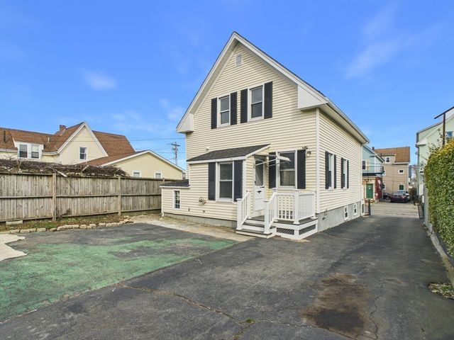275 Dartmouth St, New Bedford, MA 02740