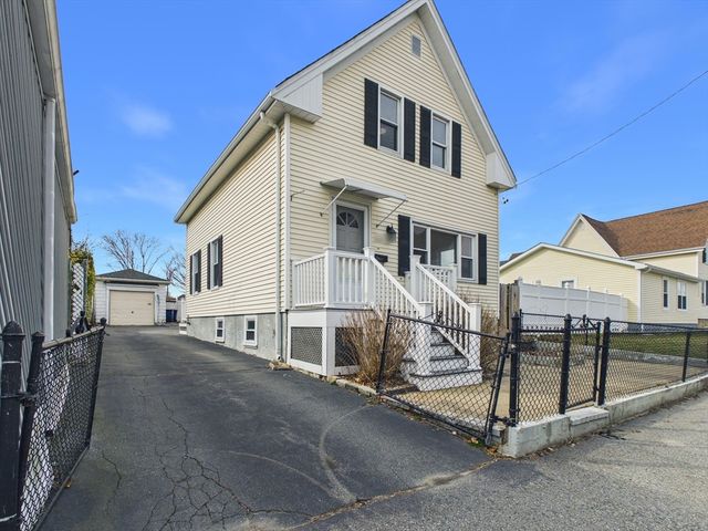 275 Dartmouth St, New Bedford, MA 02740