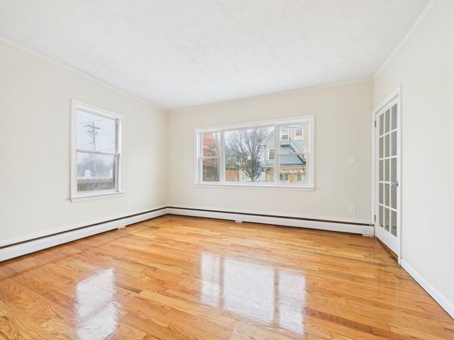 275 Dartmouth St, New Bedford, MA 02740