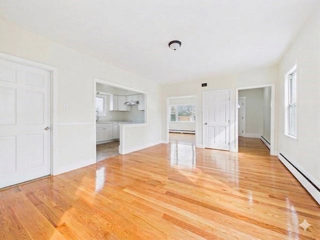 275 Dartmouth St, New Bedford, MA 02740