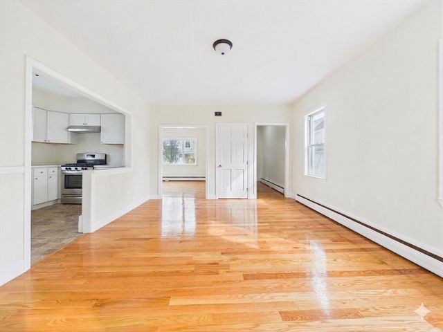 275 Dartmouth St, New Bedford, MA 02740