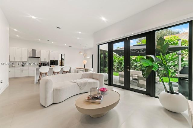 7771 SW 99th St, Miami, FL 33156