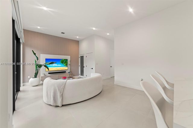 7771 SW 99th St, Miami, FL 33156