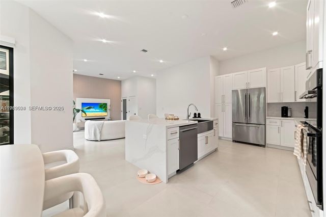 7771 SW 99th St, Miami, FL 33156