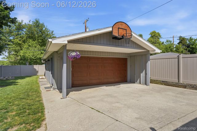5334 Military Avenue, Brighton Township, MI 48116