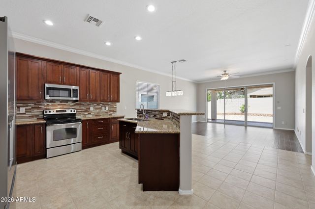 2418 W RED RANGE Way, Phoenix, AZ 85085
