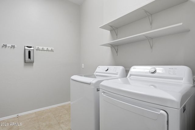 2418 W RED RANGE Way, Phoenix, AZ 85085