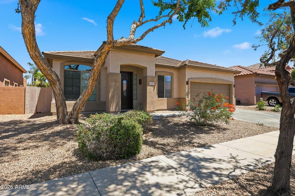 2418 W RED RANGE Way, Phoenix, AZ 85085