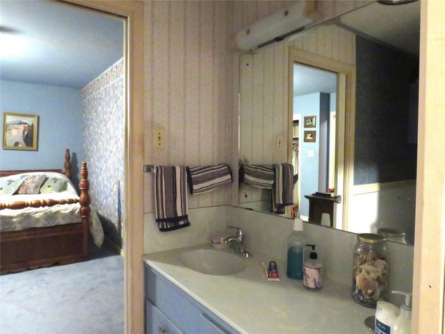 110 W Lakecrest DR, Bluffton, TX 78607