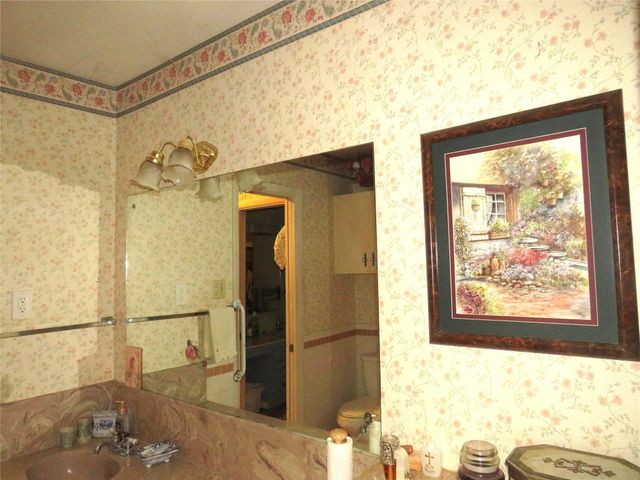 110 W Lakecrest DR, Bluffton, TX 78607