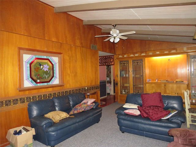 110 W Lakecrest DR, Bluffton, TX 78607