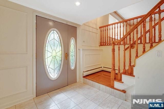 32 Clinton Lane, Wayne, NJ 07470