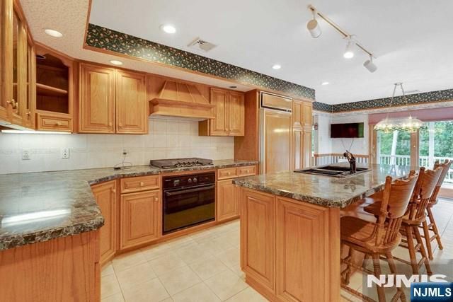 32 Clinton Lane, Wayne, NJ 07470