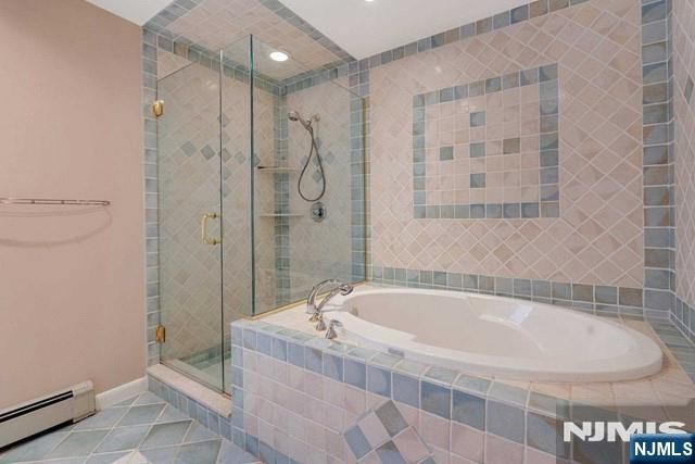 32 Clinton Lane, Wayne, NJ 07470