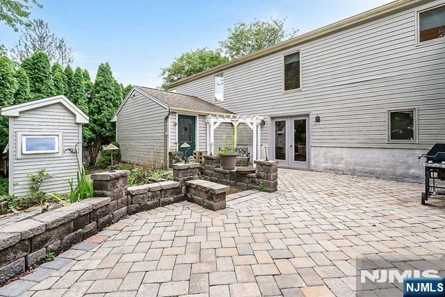 32 Clinton Lane, Wayne, NJ 07470