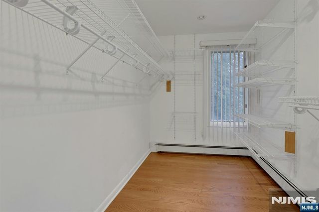 32 Clinton Lane, Wayne, NJ 07470