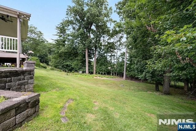 32 Clinton Lane, Wayne, NJ 07470