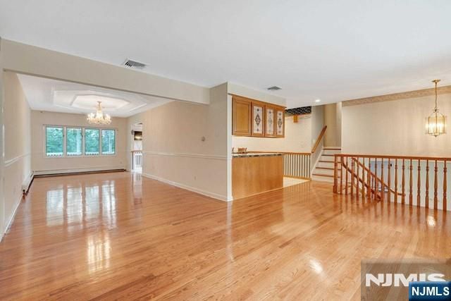 32 Clinton Lane, Wayne, NJ 07470