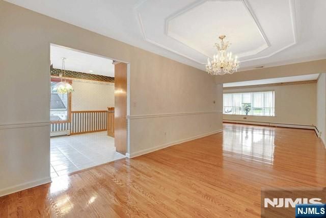 32 Clinton Lane, Wayne, NJ 07470