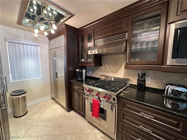 230 East Flamingo Road 223, Las Vegas, NV 89169
