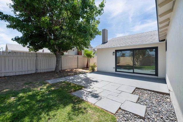 10355 Lairwood Drive, Santee, CA 92071