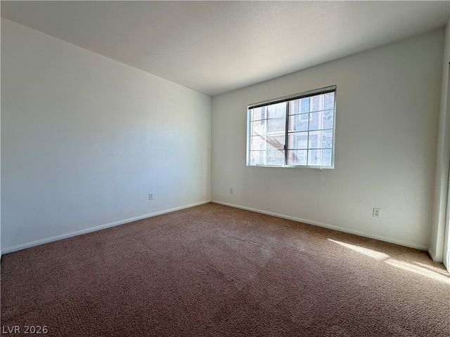 2704 Aarondavid Drive B, Las Vegas, NV 89121