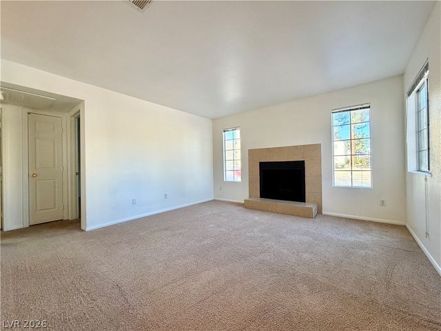 2704 Aarondavid Drive B, Las Vegas, NV 89121