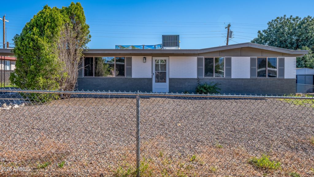 365 PINE TREE Drive, Sierra Vista, AZ 85635