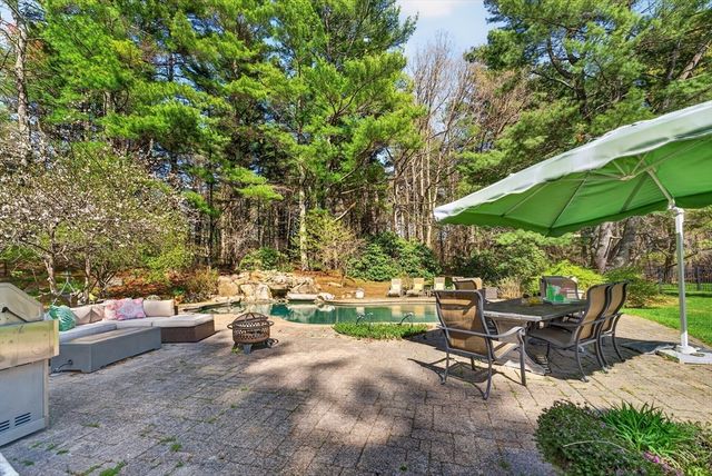 71 Robert Best Road, Sudbury, MA 01776