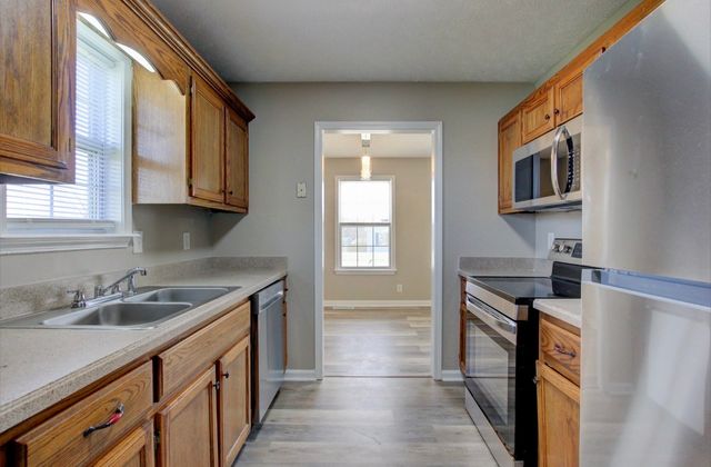 118 Gleaves Ln, Oak Grove, KY 42262