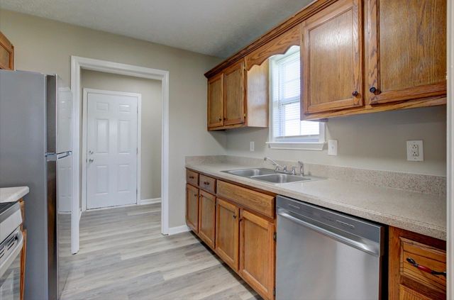 118 Gleaves Ln, Oak Grove, KY 42262