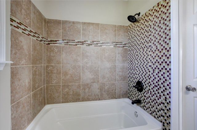 118 Gleaves Ln, Oak Grove, KY 42262