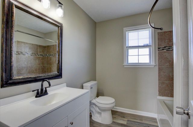 118 Gleaves Ln, Oak Grove, KY 42262