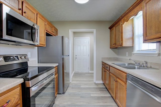 118 Gleaves Ln, Oak Grove, KY 42262