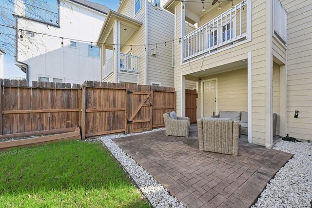 5736 Petty Street, Houston, TX 77007
