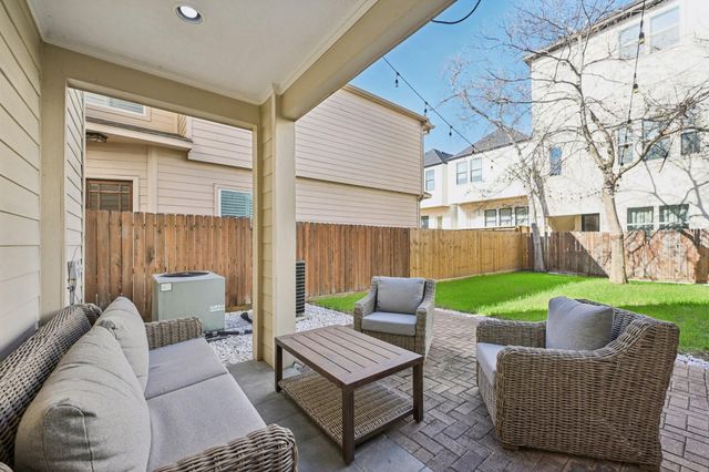 5736 Petty Street, Houston, TX 77007