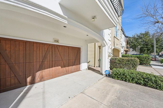 5736 Petty Street, Houston, TX 77007