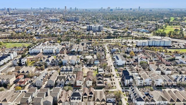 5736 Petty Street, Houston, TX 77007