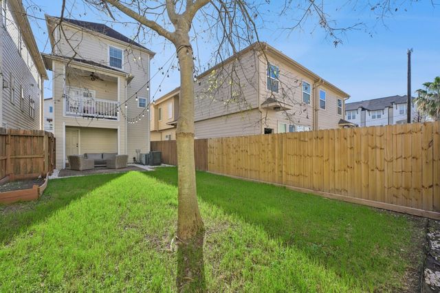 5736 Petty Street, Houston, TX 77007