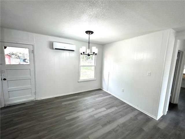 1506 N Ave E, Beeville, TX 78102