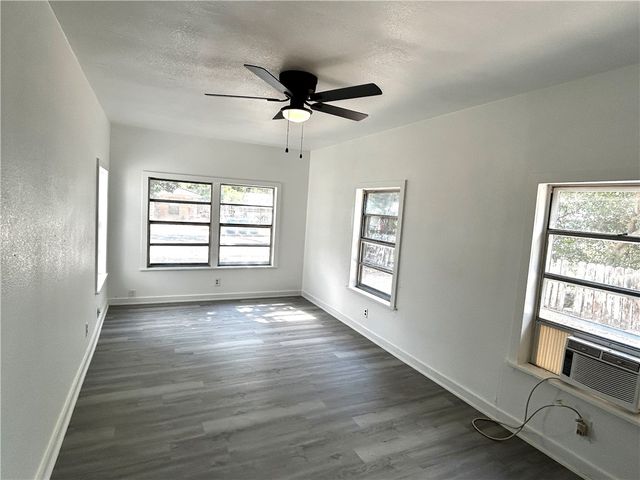 1506 N Ave E, Beeville, TX 78102