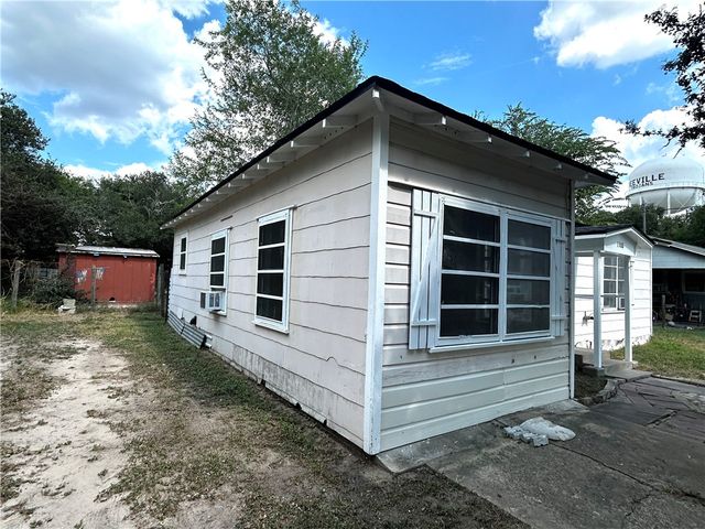 1506 N Ave E, Beeville, TX 78102