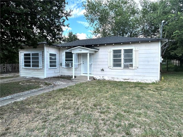 1506 N Ave E, Beeville, TX 78102