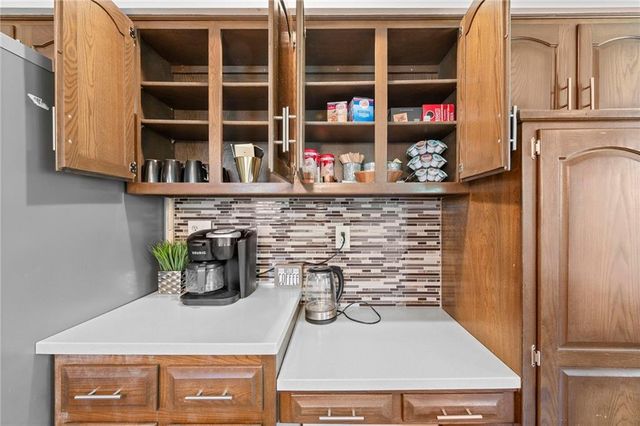 413 Greenway Drive, Blue Springs, MO 64014