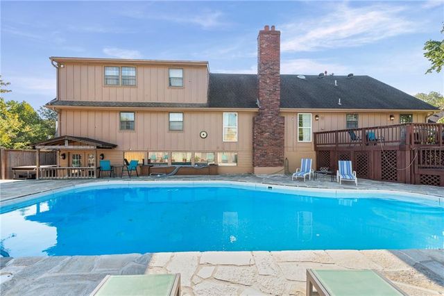 413 Greenway Drive, Blue Springs, MO 64014