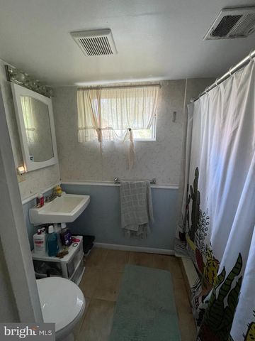 9221 DAVIDSON ST, College Park, MD 20740