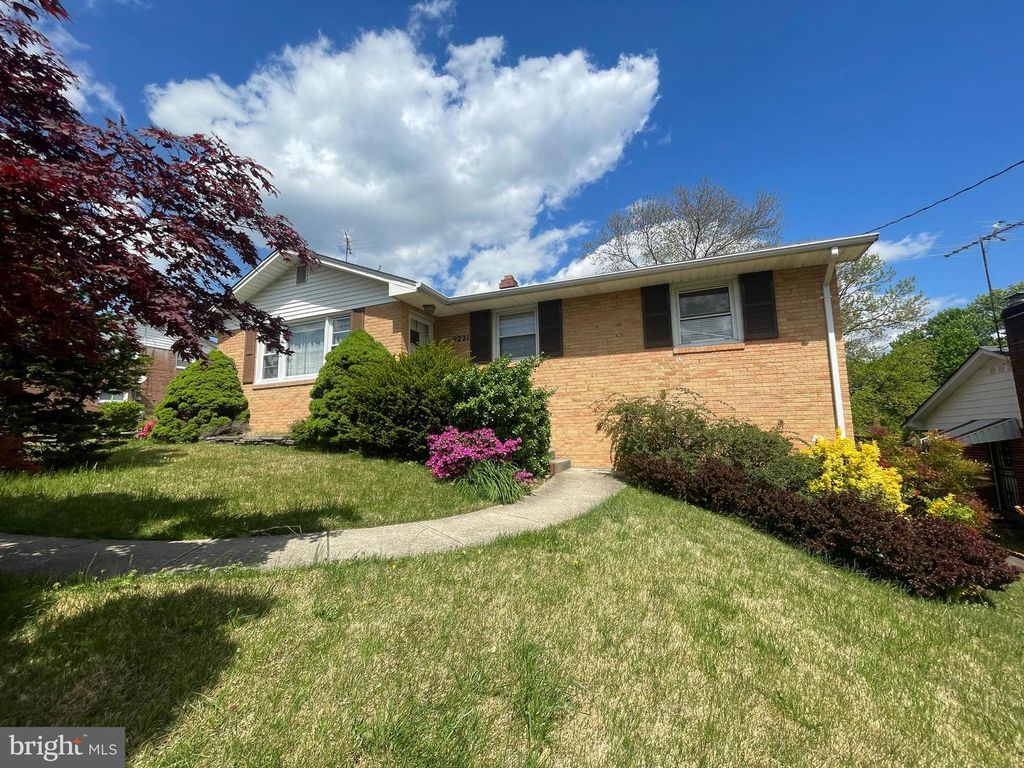 9221 DAVIDSON ST, College Park, MD 20740